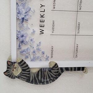 Handcrafted Gray Striped Tabby Cat Corner Folk Art Figurine